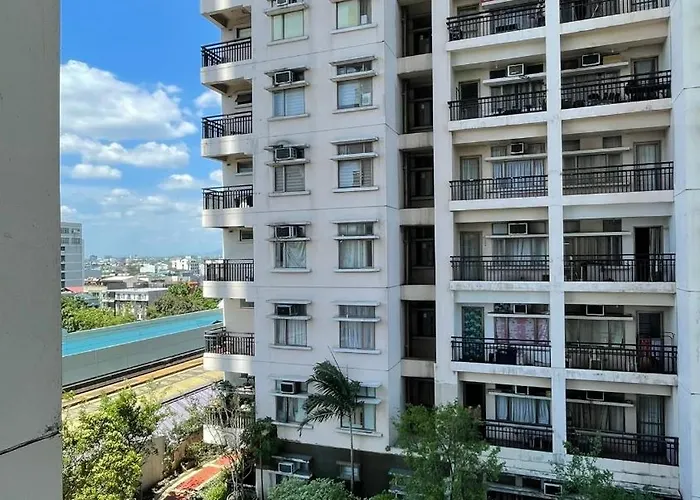 Manhattan Parkway Araneta U7i *